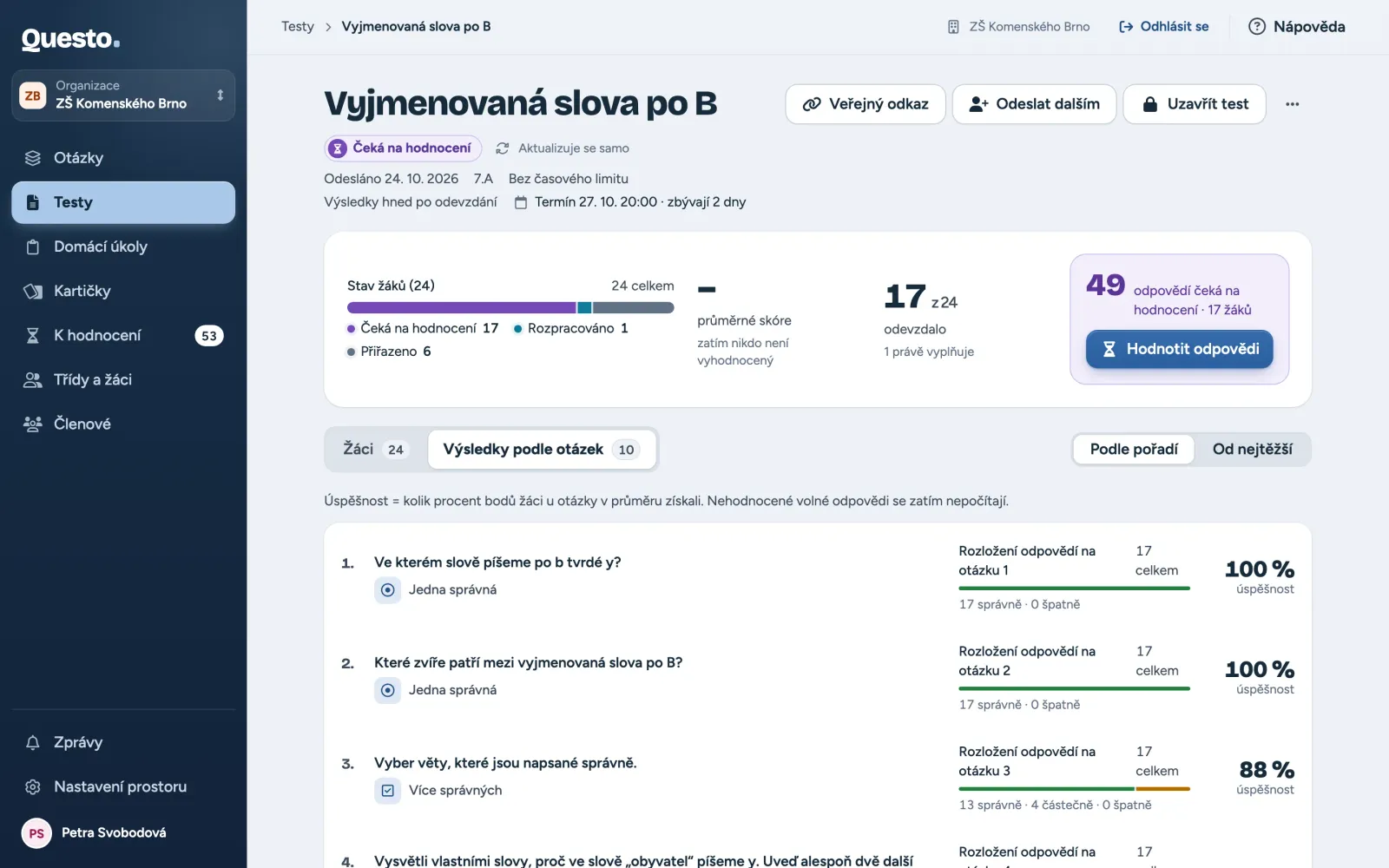 Výsledky podle otázek: úspěšnost a rozložení odpovědí u každé otázky